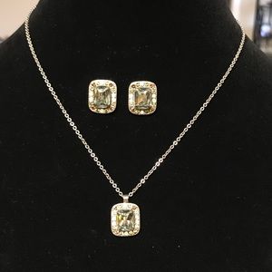 SORRELLI PENDANT NECKLACE AND EARRINGS SET
